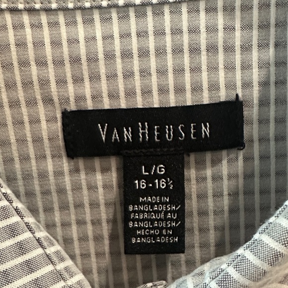 Van Heusen Men's Gray Checkered Button Down Shirt - Picture 3 of 6